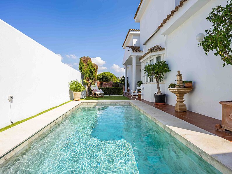 Piscina con Dune Lamina armada Alkorplan Dune de la colección Ceramic Evolve
*Garantía 15 años de estanqueidad,
* Antideslizante clase 3
*Textura 3D